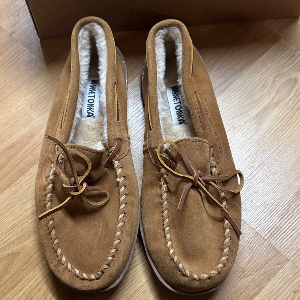 Minnetonka size 11 NEW Men's Brown moccasin leather l Loafers faux fur shoe